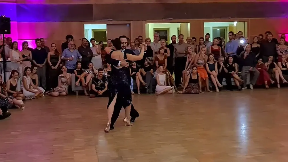 Video thumbnail for Stephanie Fesneau & Fausto Carpino dancing Pugliese @El Sabor Budapest 2023 1/4