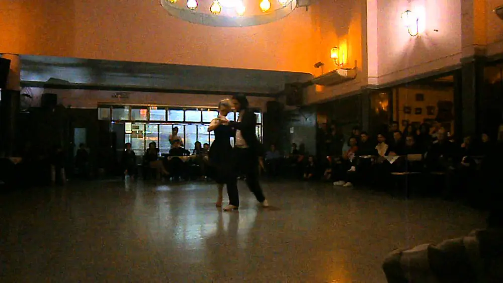 Video thumbnail for Pedro Farias y Eva Lehrmann en El Motivo Tango, Noche de desafíos, 30/7/12