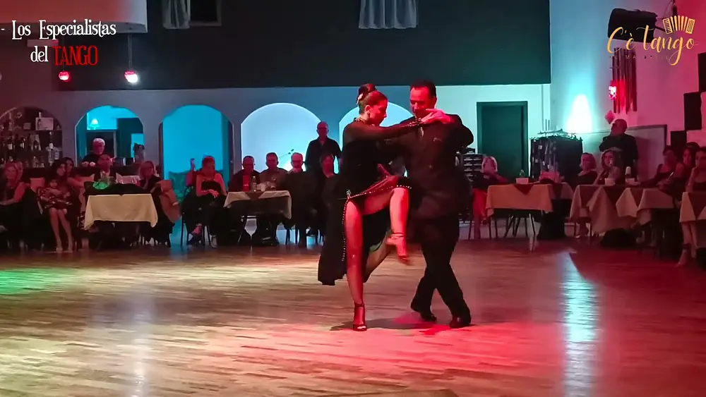 Video thumbnail for Barbara Ferreyra y Agustin Agnez @ C'è Tango al Majestic, Napoli 2023_2/4