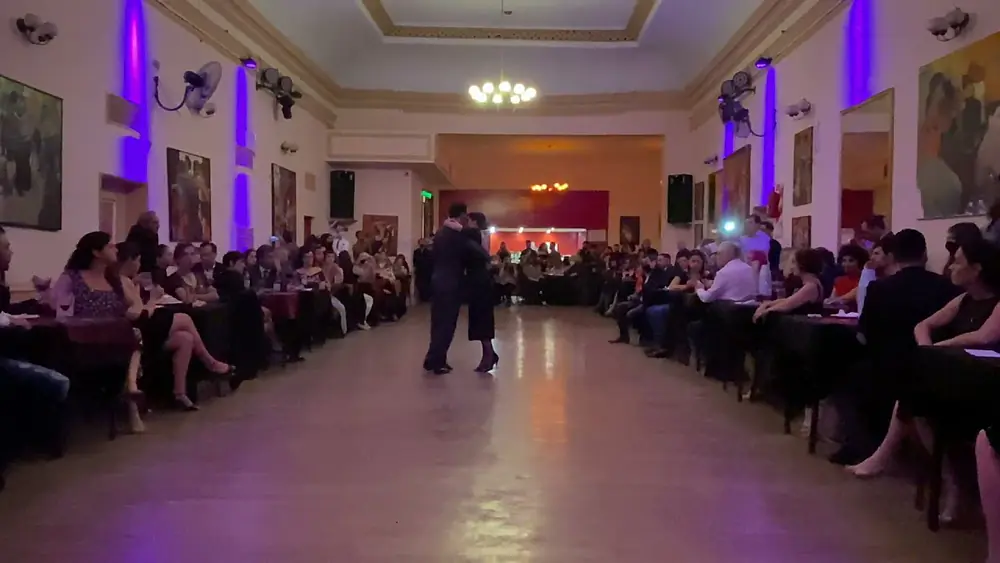 Video thumbnail for Barbara Ferreyra y Agustin Agnez- Milonga de los Campeones 1/2 "Pa que Bailen Los Muchachos" Troilo