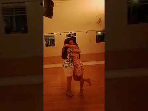 Video thumbnail for Gaby Mataloni & Luciana Mayumi bailando na Milonga da Cía Lu Mayumi 2