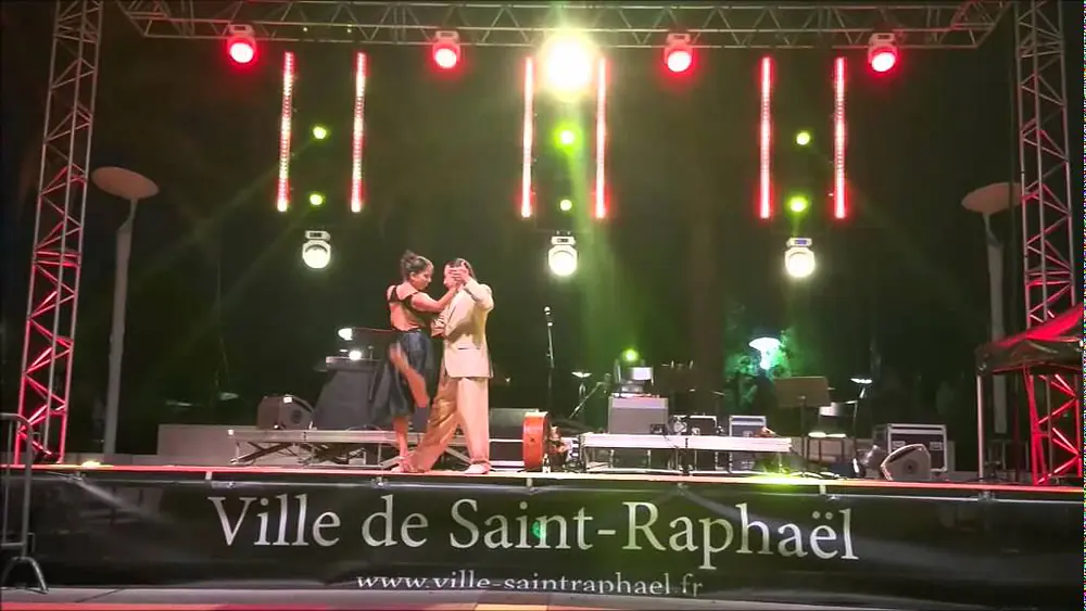 Video thumbnail for Roque Castellano et Gisele Gatica-Lujan - Festival de Tango Argentin 2015