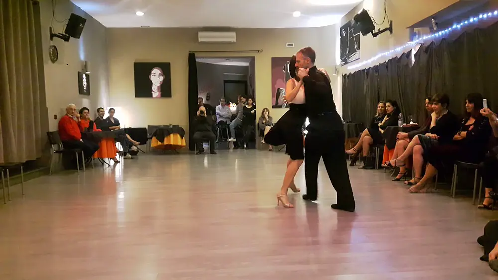 Video thumbnail for Esibizione di Paolo Cioffi e Valentina Giannini al Salon Baires