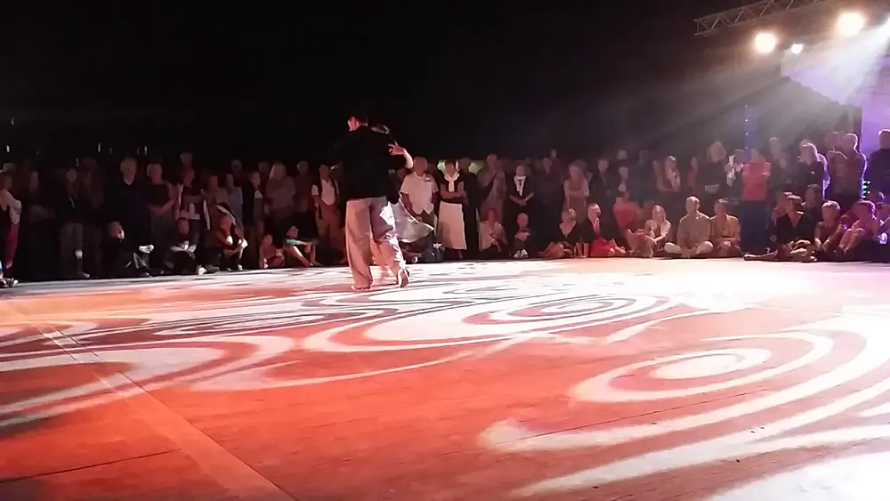 Video thumbnail for Julia & Andrès Ciafardini - Y Todavia Te Quiero (Les Mardinades 2017)