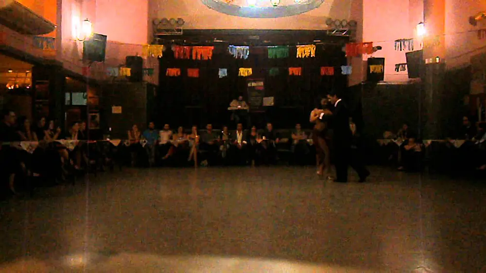 Video thumbnail for Alexa Yepes y Edwin Espinoza en El Motivo Tango, 6/5/13