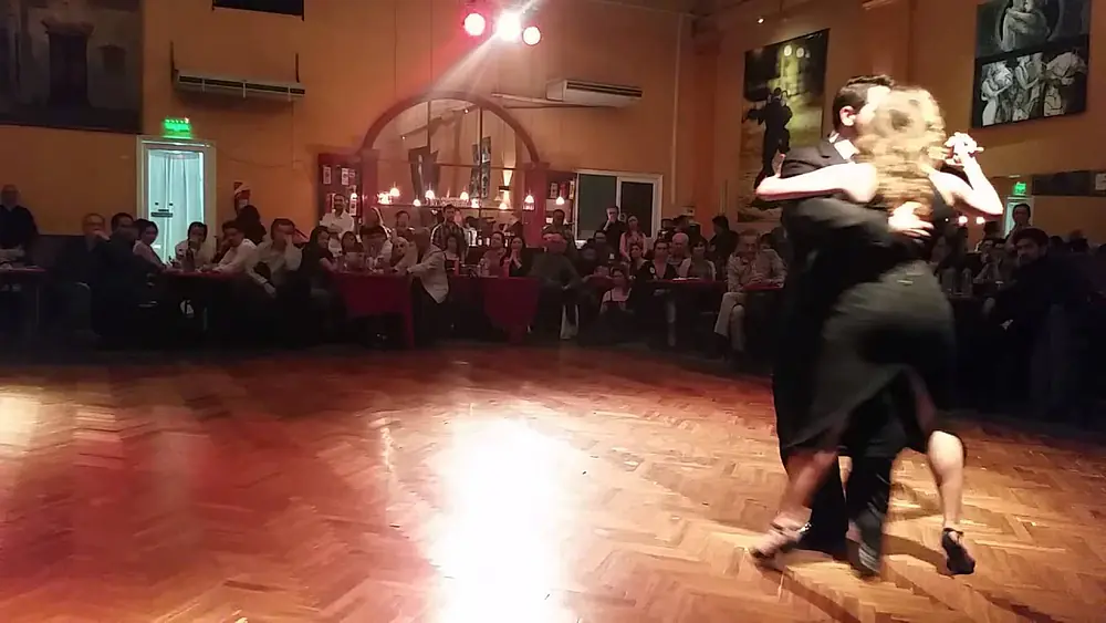 Video thumbnail for Ana Migoni y Luis Romero Berruti en Soho Tango - Si sos brujo