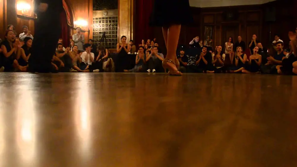 Video thumbnail for Noelia Hurtado & Carlitos Espinoza, 'Cuatro palabras' (D'Arienzo)