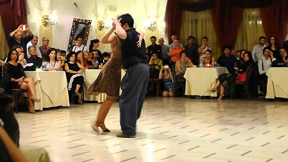 Video thumbnail for Noelia Hurtado y Carlitos Espinoza - L'Ancora - Giovinazzo(Ba) - 02.11.2012   3.4 - Tango Attitude