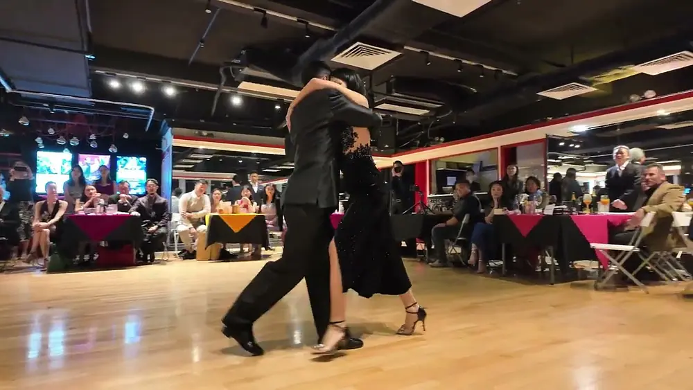 Video thumbnail for Javier Rodriguez & Sandra Mok 1/4 - Eucuentro (Ricardo Tanturi) Tango - Hong Kong 2024