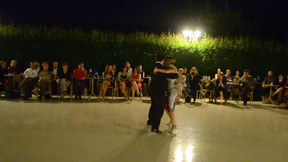 Video thumbnail for Sebastian Zanchez e Malvina Gili @ Milonga La Rotonda 2016 3di3