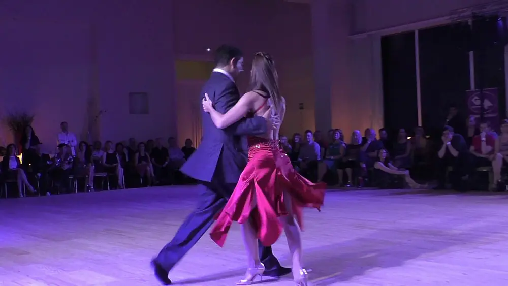Video thumbnail for GASTON GODOY Y LAURA ATIENZA - GNERACION TANGO