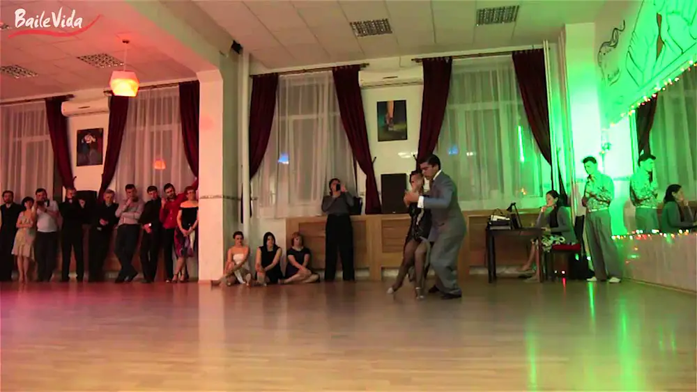 Video thumbnail for Cristhian Sosa & María Noel Sciuto - Tango Festival BaileVida 1-3.03.2013 - 5