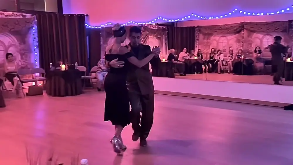 Video thumbnail for Eleonora Kalganova & Eddy Hernández, at Milonga El Yeite, (2/3)