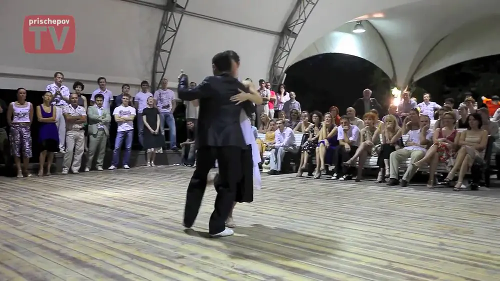 Video thumbnail for Ozgur Demir & Mila Vigdorova, Russia, Moscow, Milonga in "Ekaterina's Garden", 12.06.2010  (2)