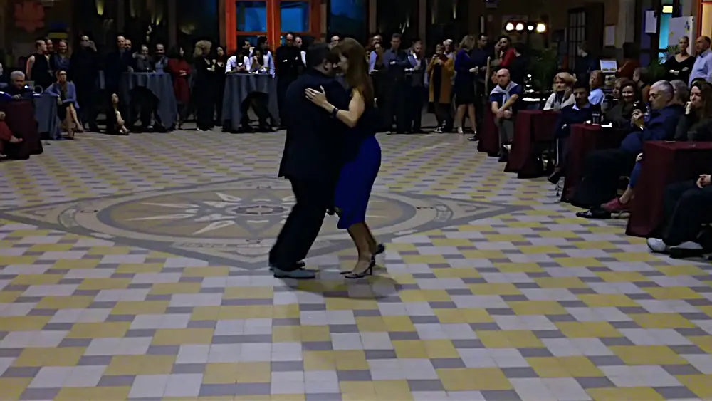 Video thumbnail for Eugenia Ramirez Miori et Hernan Alvarez Prieto @ Nosotros Tango (Milonga)