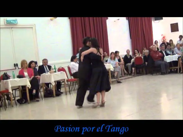 Video thumbnail for Virginia Cutillo y Jose Halfon bailando el Vals AEROPLANO en la Milonga VIDA MIA