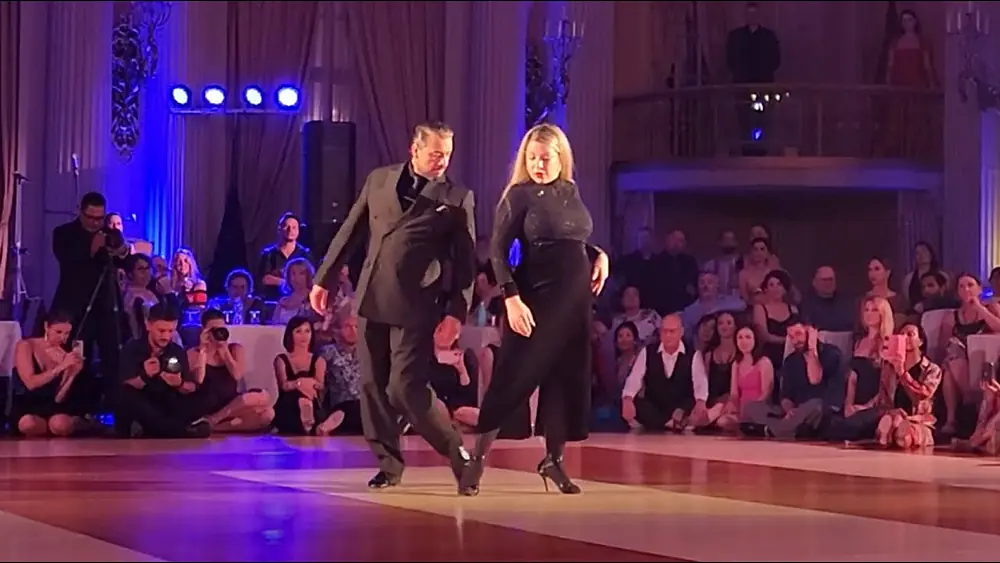 Video thumbnail for Facundo De La Cruz & Noelia Hurtado - Prepárense - Gavito Tango Festival, Oct 3, 2024