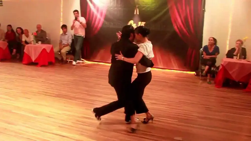 Video thumbnail for Alexander Sossa & Anel Marron en Milonga La 13