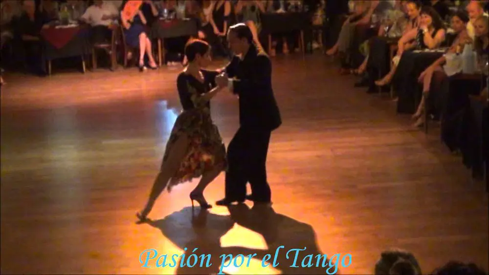 Video thumbnail for AURORA LUBIZ y JONATHAN SPITEL Bailando el Tango REMOLINO en YIRA YIRA MILONGA