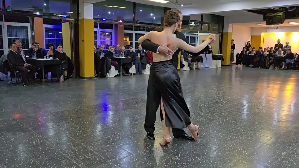 Video thumbnail for Endre Szeghalmi y Andrea Serban 1/2 milonga Gente Amiga