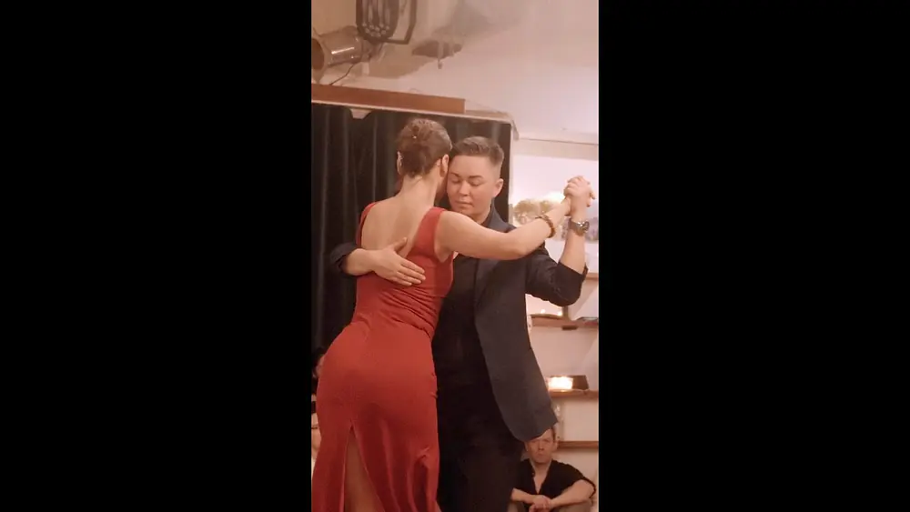 Video thumbnail for Veronica Toumanova and Asya Moiseeva – Noches correntinas #noutango #030tango #tango