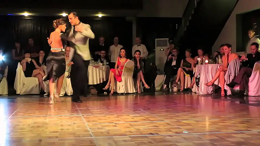 Video thumbnail for Laila Rezk & Leandro Oliver - dancing at TangoBlitz in Bali 2015