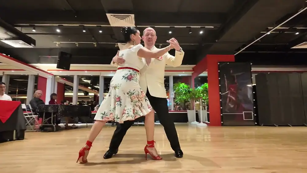 Video thumbnail for Sebastian Misse & Andrea Reyero WM 3/4 - Ella Es Asi (Donato) Milonga - Hong Kong 2024 - 4K