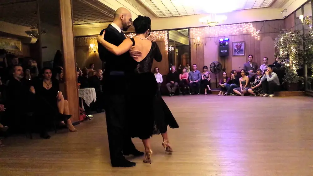 Video thumbnail for Argentine tango: Adriana Salgado & Orlando Reyes - Esta Noche de Luna