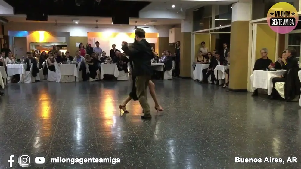 Video thumbnail for Natacha Poberaj y Vladimir Khorev  - Milonga Gente Amiga 2022 - (2/3)