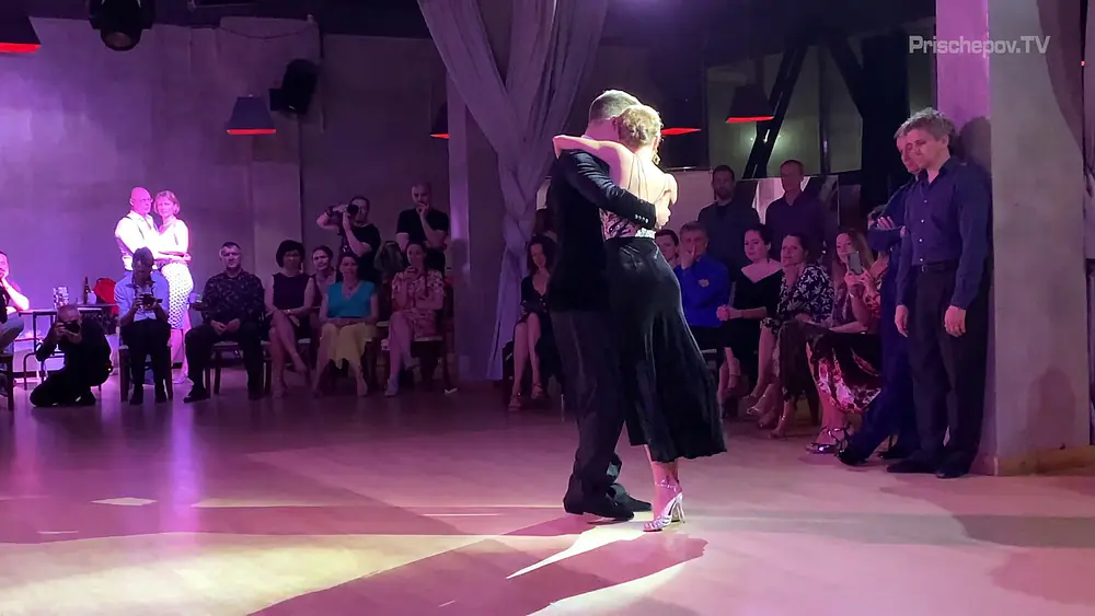 Video thumbnail for Nikolay Fanagin & Julia Burenicheva, 2-4, Milonga IDEAL! 06.11.2020, Pata Ancha