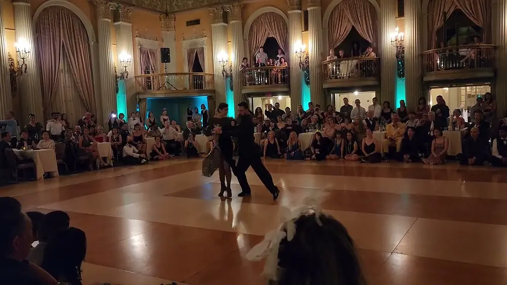 Video thumbnail for Argentine tango: Javier Rodriguez & Moira Castellano - Zum