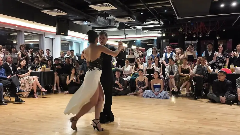 Video thumbnail for Yanina Quinones and Neri Piliu 2/5 - Esta Noche De Luna (Tango) - Hong Kong 2025