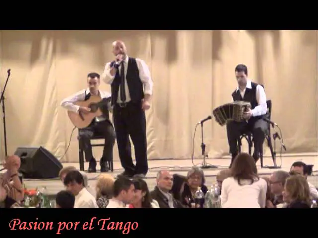 Video thumbnail for Hernan cucuza Castiello cantando el tango QUE ME VAN HABLAR DE AMOR! en la Milonga VIDA MIA