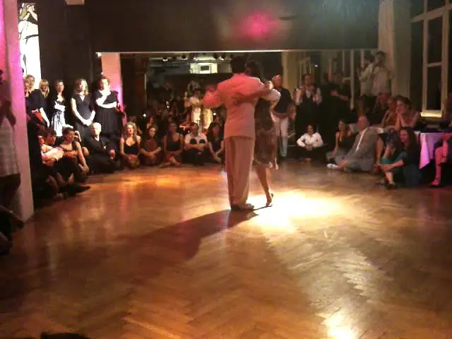 Video thumbnail for Sebastian Achaval y Roxana Suarez 3/4