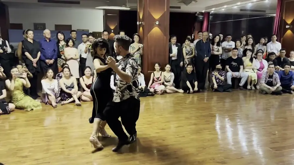 Video thumbnail for Majo Martirena & Rodrigo Fonti dancing Goyeneche in Shanghai | May 2023