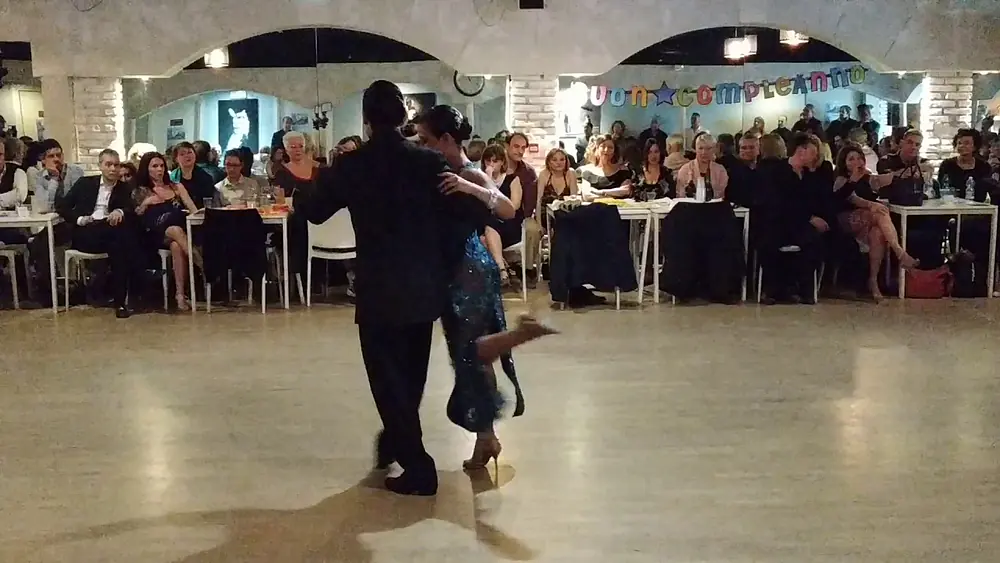 Video thumbnail for Milonguero Viejo Di sarli - Juan David Vargas y Paulina Mejia - Roma