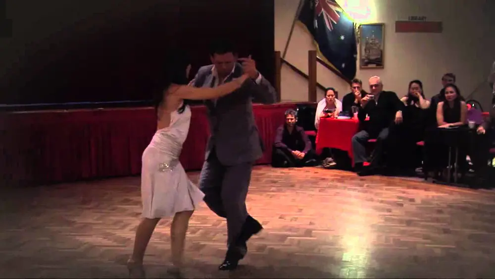 Video thumbnail for Fabian Peralta y Lorena Ermocida - Sydney Tango Salon Festival 2011 - Welcome Milonga - Dance 3