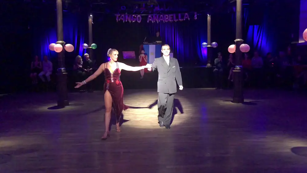 Video thumbnail for Roberto Herrera y Anabella Belmonte - Tango Lagrimas