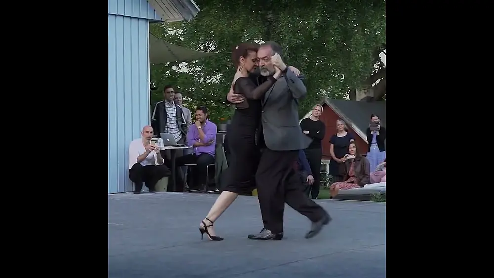 Video thumbnail for Giselle Anne & Gustavo Naveira - Tiegre Viejo #TangoMoments