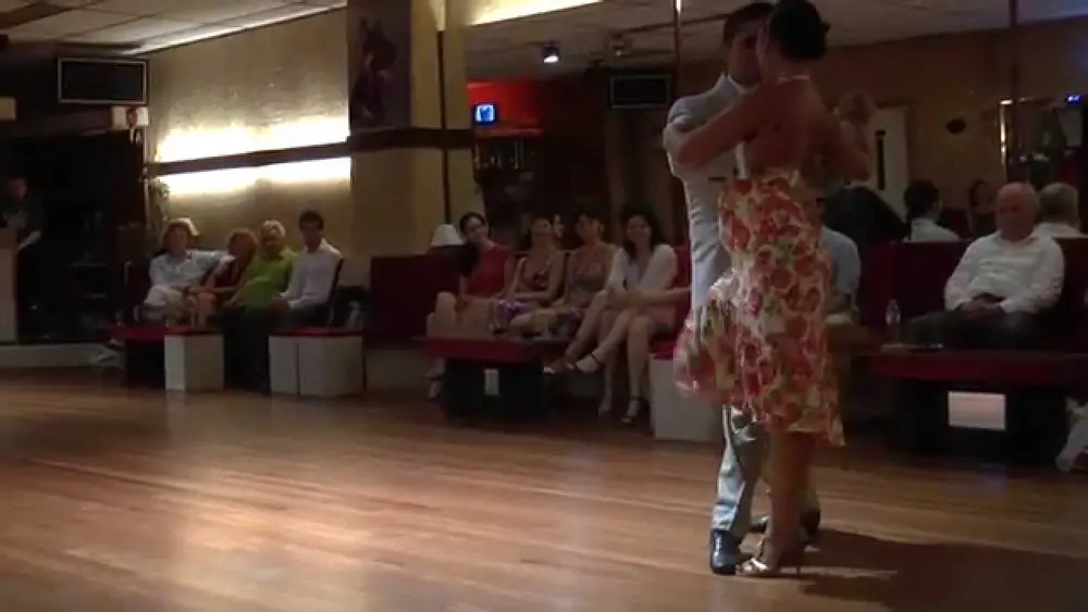 Video thumbnail for Edwin Espinosa & Alexa Yepes (2) in La Milonga Firulete "Rie Payaso"J.d'Arienzo