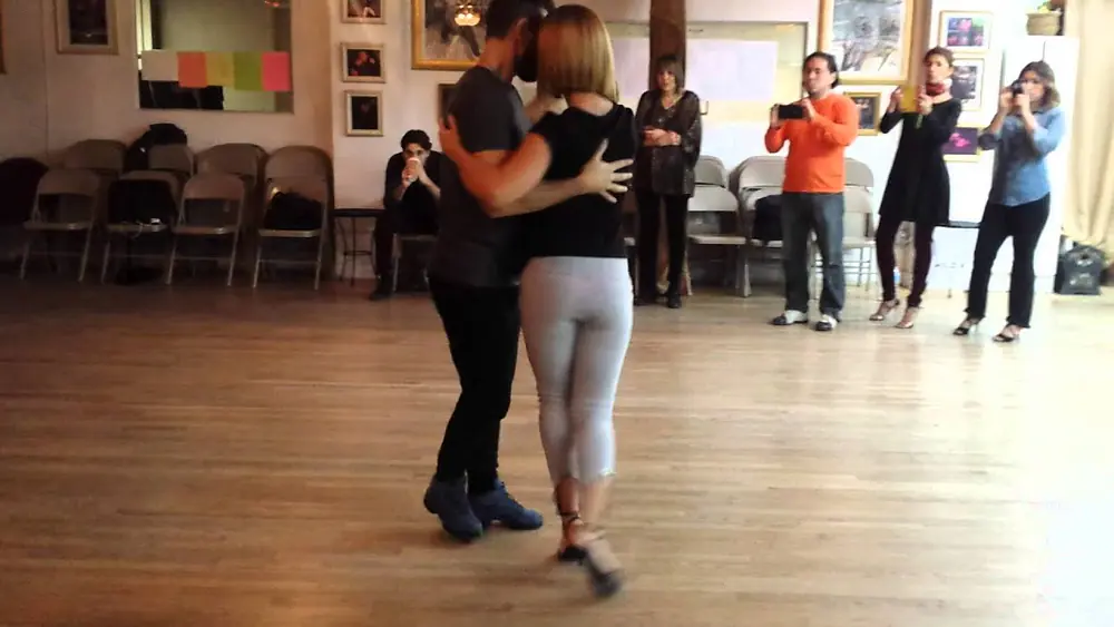 Video thumbnail for Argentine Tango workshop - turns:Claudio Gonzalez & Julia Urruty-Al Compas de un Tango