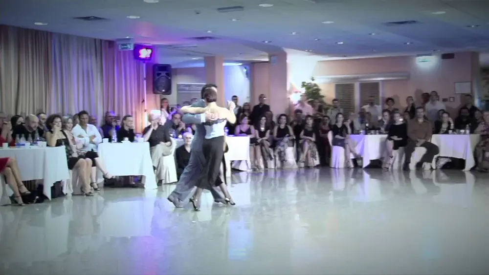 Video thumbnail for Giuseppe Bianchi Sabina Cipolla 5° Bari International Tango Congress 2/2