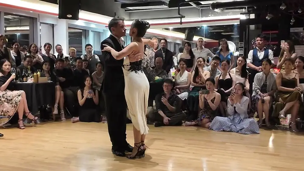 Video thumbnail for Yanina Quinones and Neri Piliu 4/5 - Quejas De Bandoneon (Forever tango) Tango - Hong Kong 2025