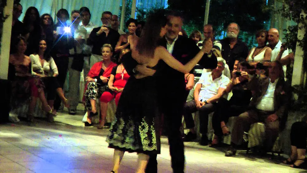 Video thumbnail for Ricardo Barrios y Laura Melo - 5°tangofestivalinternazionale - Fasano Selva - 06.08.2011 2.3