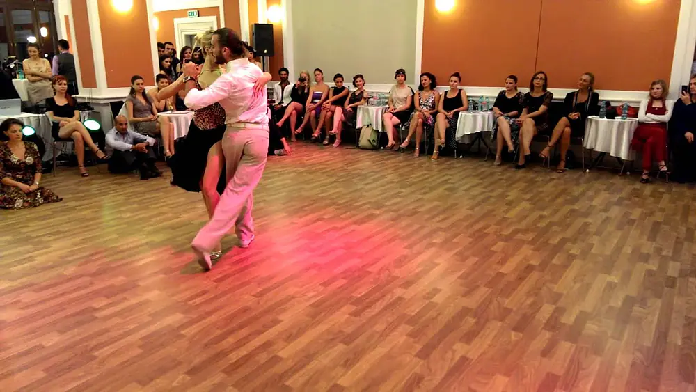 Video thumbnail for GIANPIERO GALDI Y NADIA HRONIDU Tango Cazino 2013