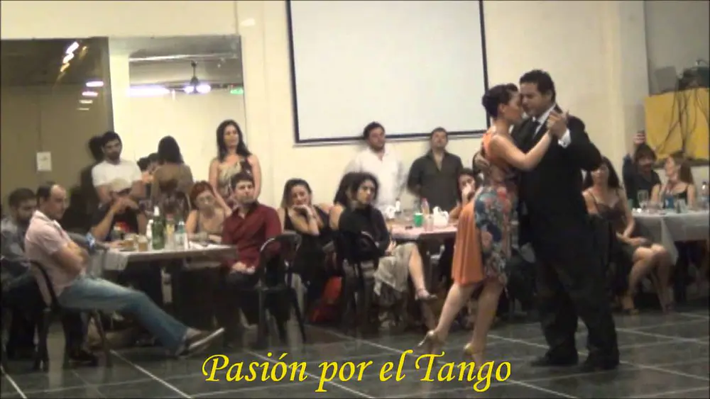 Video thumbnail for NADIA IBAÑEZ y DIEGO LUCIANO CHANDIA Bailando el EL VIEJO VALS en FLOREAL MILONGA