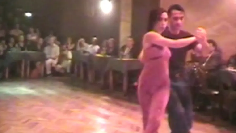 Video thumbnail for Gustavo Rosas. Tango Derecho Viejo con Paula Rubin en Porteño y Bailarín.Febrero 2002.Bs As.Arg.