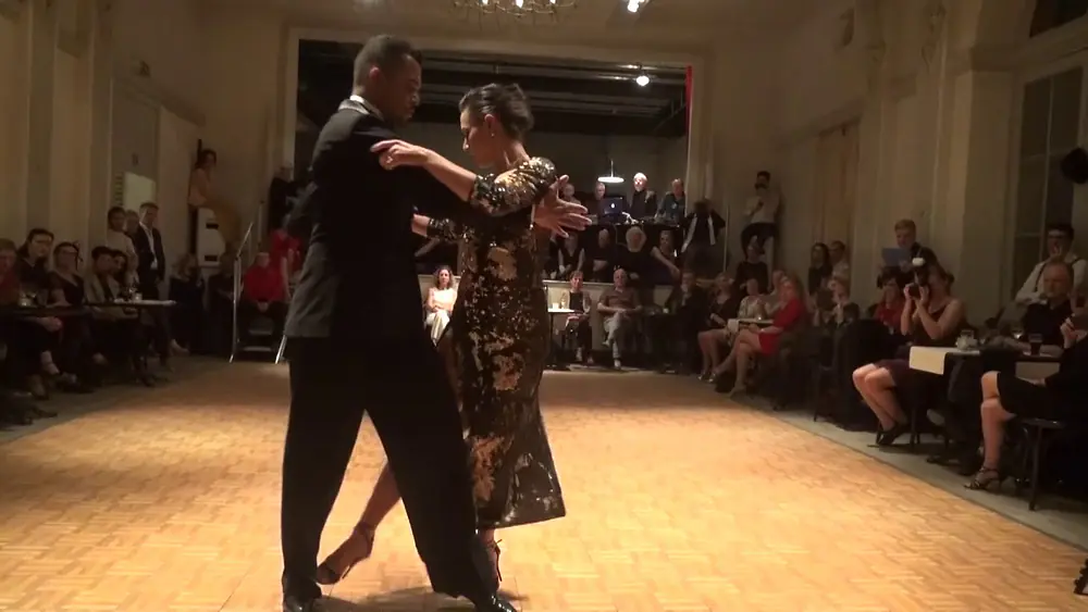 Video thumbnail for Carlos & Mirella Santos David @ Ghent Tango Festival 2019: demo 4/4