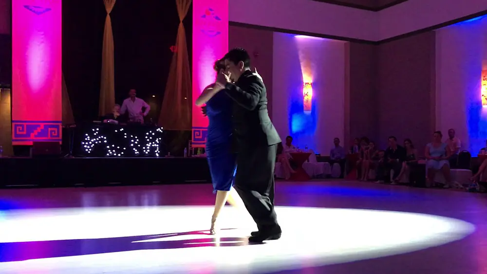Video thumbnail for Carlos Espinoza & Noelia Hurtado