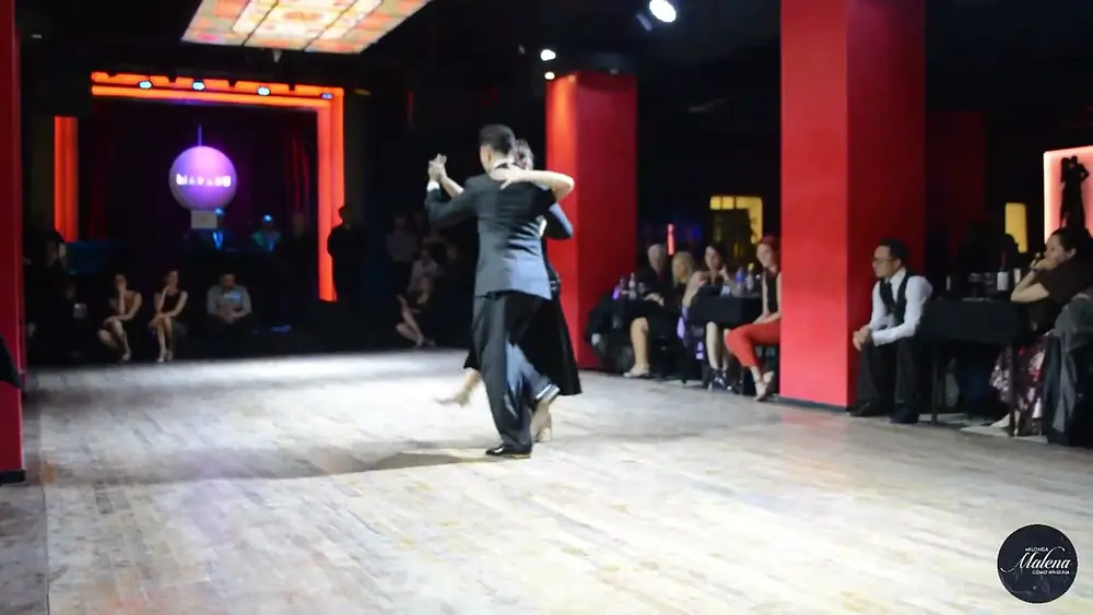 Video thumbnail for Suyay Quiroga & Jonny Carvajal en Milonga Malena "COMO NIGUNA"!! 2/4